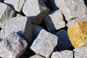 Wytrzymałość i elegancja w jednym – kostka granitowa od Kam-Trans